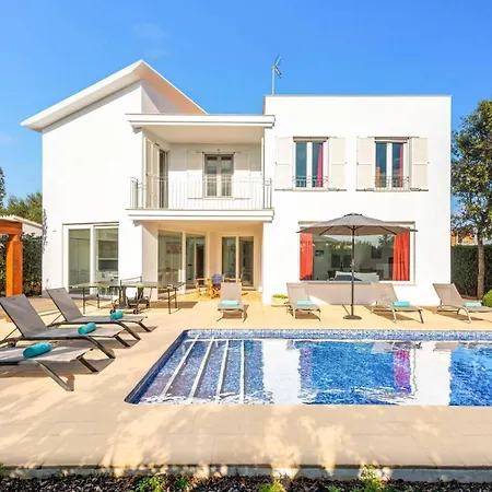 Julianne 4 Bedroom Villa, Calan Blanes * Cala'N Blanes (Menorca)