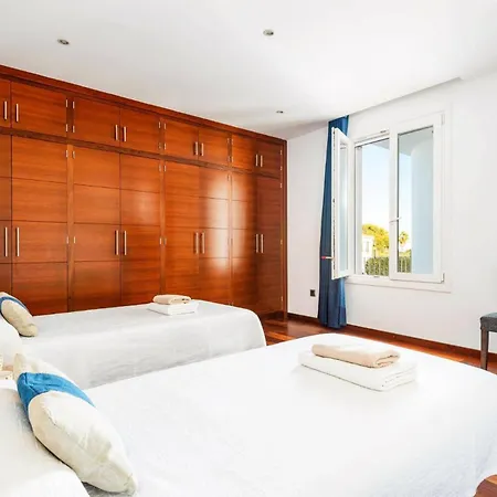 Julianne 4 Bedroom Villa, Calan Blanes Villa *
