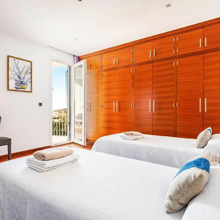 Julianne 4 Bedroom Villa, Calan Blanes Villa *